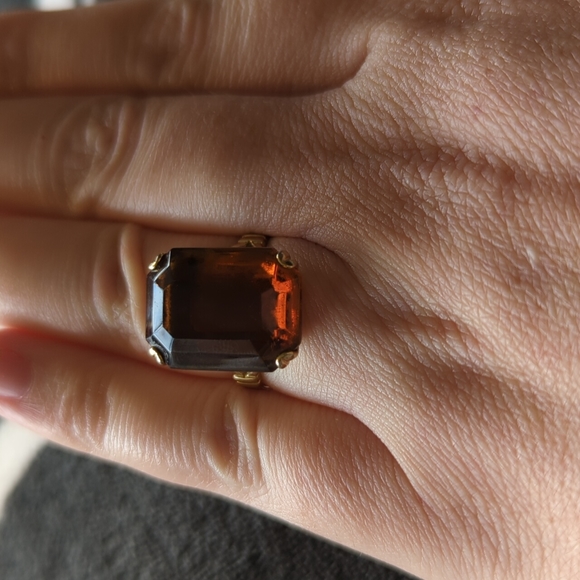 Avon Amber Colored Large Gem Gold Tone Ring - Sz 7.75